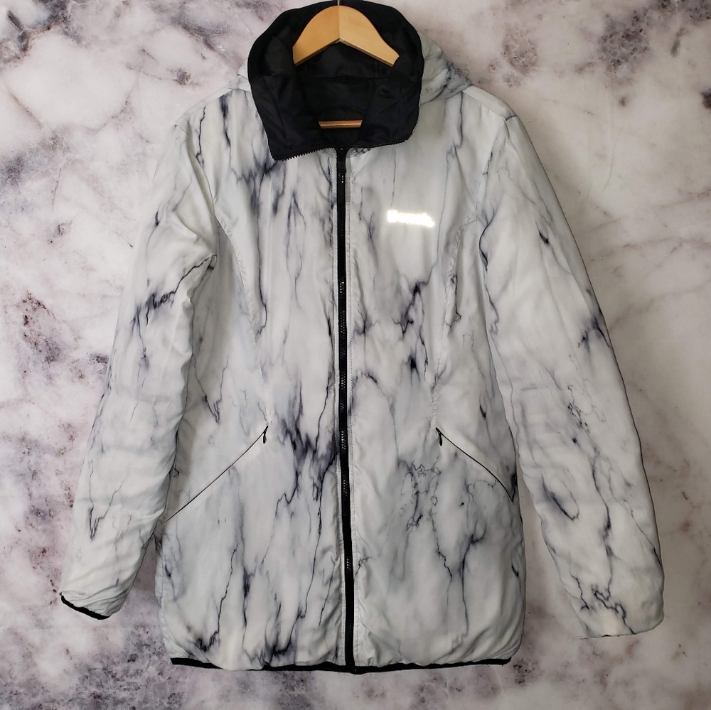 Bench reversible marble to black puff coat sz L